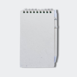 libreta ecológica con cajas de leche